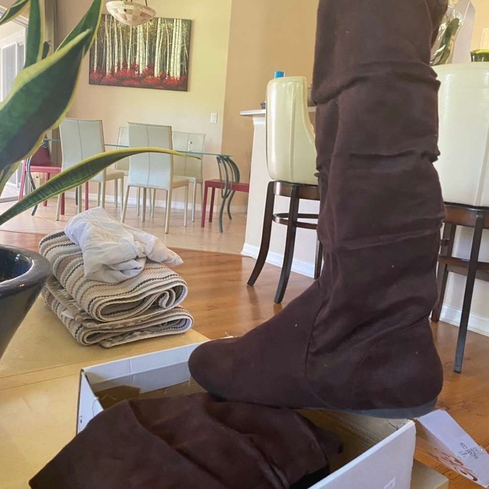 Rampage suede like boots, 9 1/2